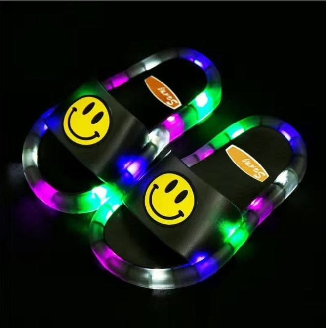 Pantofole luminose per bambini Comode per casa con luce a led antiscivolo in PVC morbido - Gufetto Brand 